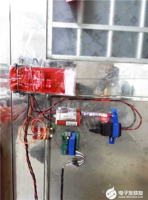xiaohe_第一次用51单片机制作密码锁开门还带遥控器